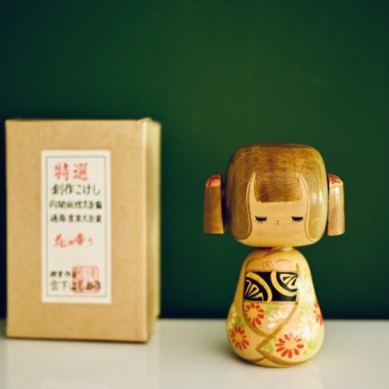 בובת קוקשי יפנית
