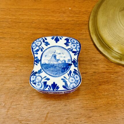 קופסת תכשיטים קטנה