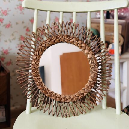 מראה במבוק לתליה צרפתית