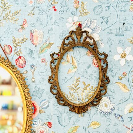 מסגרת ממתכת לתליה על הקיר וינטג׳